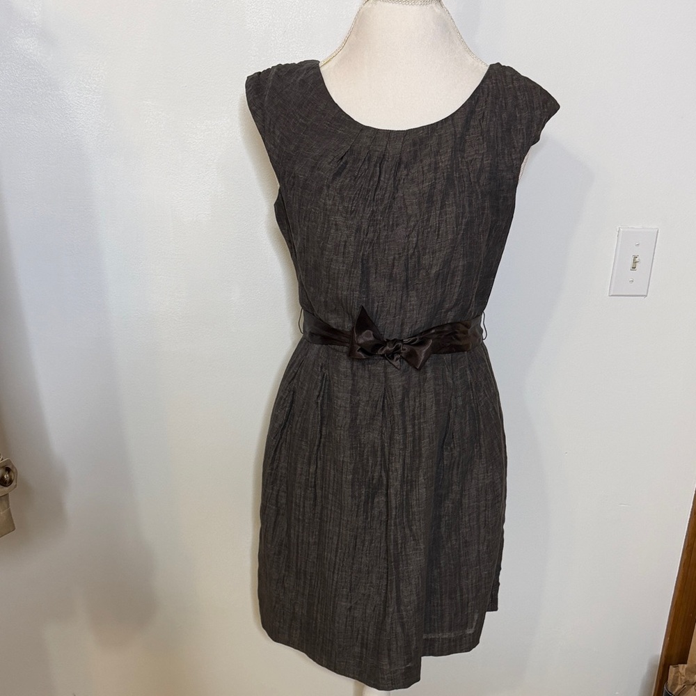 ALICE & OLIVIA Classic brown Cap-Sleeve Dress with Satin, Y2K scoop Sz Med